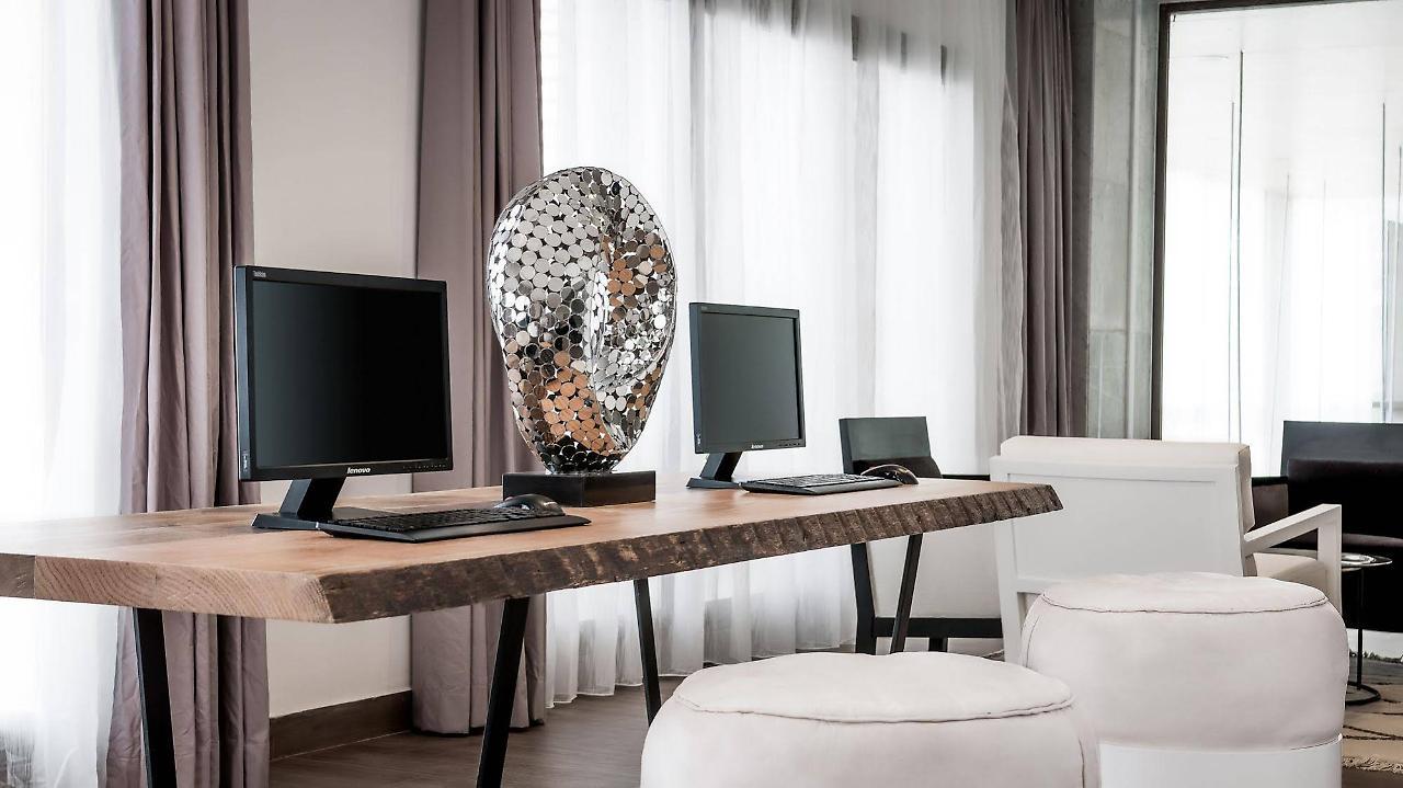 Hyatt Place Taghazout Bay Екстер'єр фото Business Center