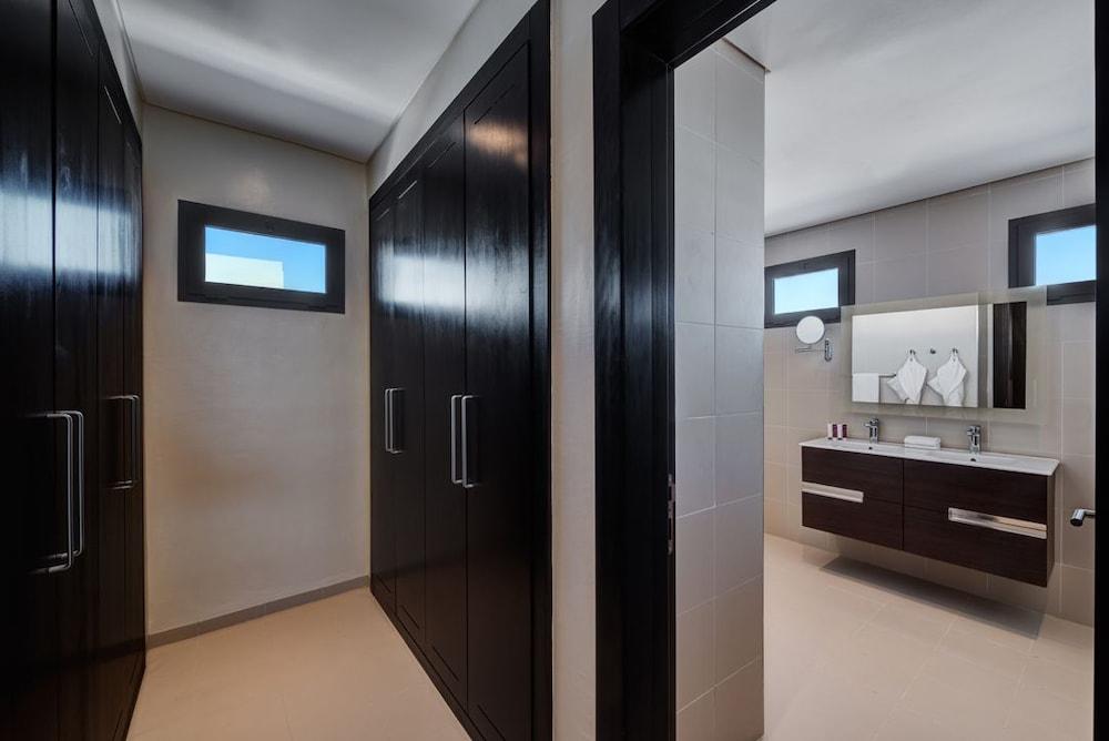Hyatt Place Taghazout Bay Екстер'єр фото Sliding doors