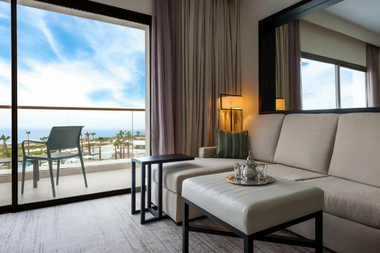 Hyatt Place Taghazout Bay Екстер'єр фото A suite at the Hilton San Diego Bayfront